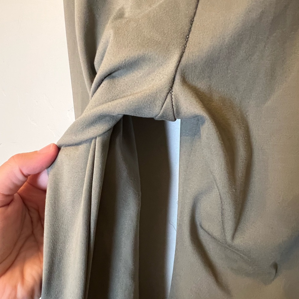 American Eagle The Everything High-Waisted Flare Leggings in Olive Small - Picture 5 of 8